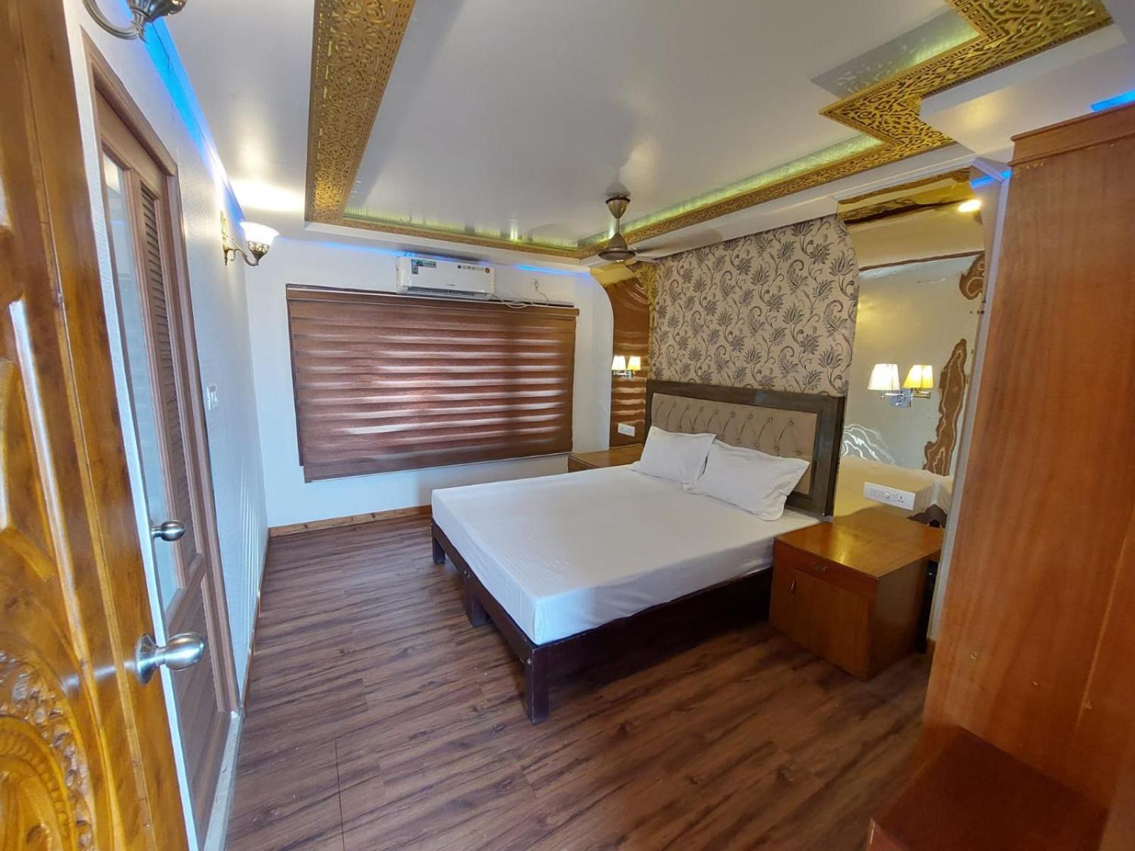 ホテル Victoria Houseboats アーラップーザ県 エクステリア 写真